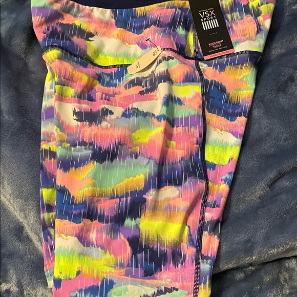 Victorias Secrete leggings and bra. - Picture 4 of 4